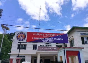 কুঁৱাত পেলাই পত্নীক হ**! পৰিয়ালৰ অভিযোগৰ ভিত্তিত গ্ৰেপ্তাৰ…