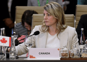 চীনলৈ মোক্ষম আঘাত কানাডাৰ! এই ডাঙৰ কোম্পানীত নিষেধাজ্ঞা…