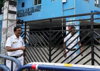 উচ্চতম ন্যায়ালয়ত এল এল বি ছাত্ৰীৰ সৈতে অপকৰ্মৰ গোচৰ, চি বি আইৰ তত্বাৱধানত তদন্তৰ দাবী…