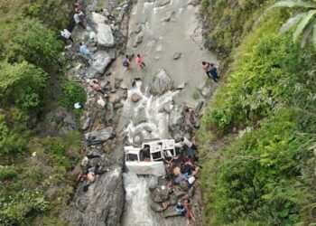 উত্তৰাখণ্ডত দ’ খাৱৈত বাগৰিল যাত্ৰীবাহী বাহন; ৮ জনৰ কৰুণ মৃত্যু