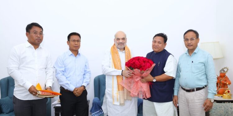 অমিত শ্বাহক সাক্ষাৎ নিখিল বড়ো ছাত্ৰ সন্থাৰ এটি সঁজাতি দলৰ