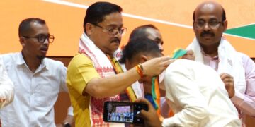 দৃষ্টি ৰাজখোৱাসহ কেইবাজনো নেতাৰ বিজেপিত যোগদান