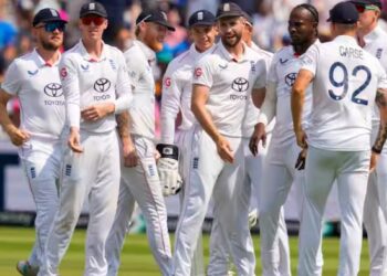 অন্তিম টেষ্টৰ পৰা অধিনায়ক ষ্টোকছসহ চাৰিগৰাকী খেলুৱৈ বাহিৰ; ইংলেণ্ডৰ মূল একাদশ ঘোষণা