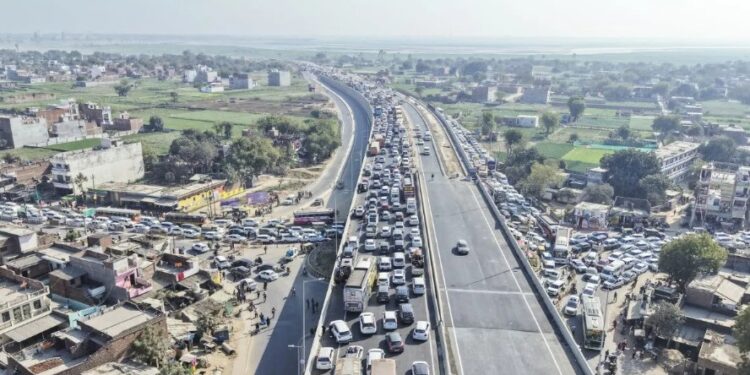 ঘাইপথত হঠাৎ ব্ৰেক মৰা চালকসকলৰ বাবে ডাঙৰ মন্তব্য সৰ্বোচ্চ ন্যায়ালয়ৰ