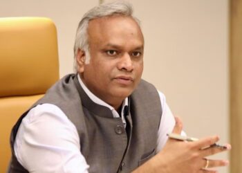 RSSৰ ওপৰত নিষেধাজ্ঞা প্ৰত্যাহাৰ কৰাটো ভুল আছিল : কংগ্ৰেছ নেতা প্ৰিয়াংক খাৰ্গে