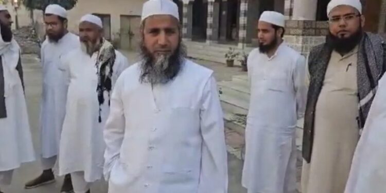 উত্তৰাখণ্ডৰ বিদ্যালয়ত ভাগৱত গীতাৰ পাঠদান; সিদ্ধান্তক আদৰণি মাদ্ৰাছা বোৰ্ডৰ