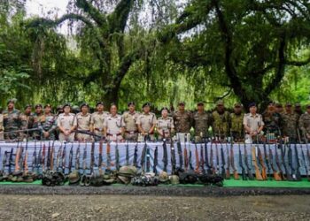 নিৰাপত্তাৰক্ষীৰ সফলতা; মণিপুৰত বৃহৎ পৰিমাণৰ অস্ত্ৰ-শস্ত্ৰসহ বিস্ফোৰক সামগ্ৰী উদ্ধাৰ