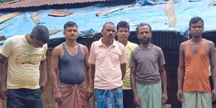 এগৰাকী সহজ-সৰল মহিলাৰ সৈতে চাঞ্চল্যকৰ ঘটনা, একেখন গাঁওৰে এখন ব্যক্তিৰ বিৰুদ্ধে ভয়ংকৰ অভিযোগ