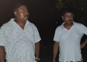 ৰাজপথত নিশা চাঞ্চল্যকৰ ঘটনা, কেইবাখনো গাড়ী ৰখাই…