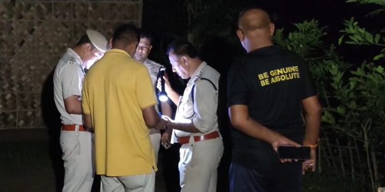 পত্নীৰ সৈতে ভয়ংকৰ কাণ্ড সংঘটিত কৰি পলায়ন স্বামীৰ!