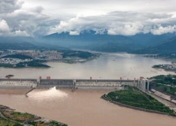 চিন্তিত ভাৰত-বাংলাদেশ!  ব্ৰহ্মপুত্ৰ নদীত চীনৰ মথাউৰি নিৰ্মাণ