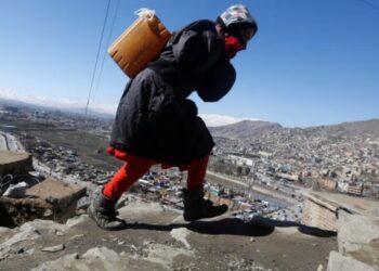 ২০৩০ চনৰ ভিতৰত এই দেশৰ লোকে হাহাকাৰ কৰিব লাগিব এটোপাল পানীৰ বাবে! ভয়ংকৰ প্ৰতিবেদন ওলাইছে…
