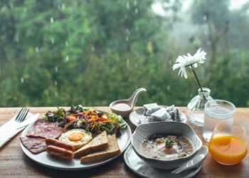 বাৰিষা আমিষ আহাৰ গ্ৰহণ কৰাটো স্বাস্থ্যৰ বাবে হ’ব পাৰে…