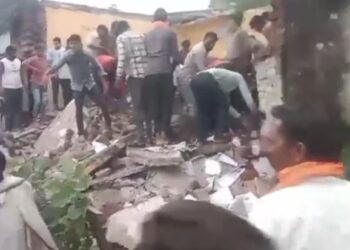 বিদ্যালয়ৰ দেৱাল ভাঙি ভয়ংকৰ দুৰ্ঘটনা, ৪ শিশুৰ প্ৰাণহানি