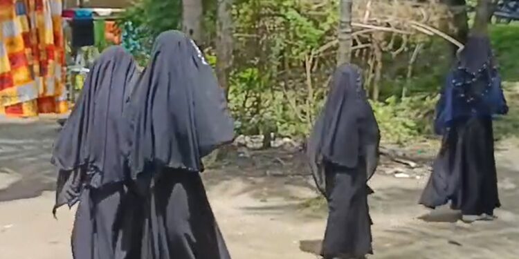 কলিয়াবৰত বীৰ লাচিত সেনাৰ অভিযান, খেদি পঠিয়াই সন্দেহজনক লোকক