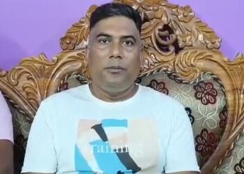 ১জন ২জন নহয় ৪জনকৈ পৰপুৰুষৰ সৈতে অবৈধ সম্পৰ্কৰ অভিযোগ এইগৰাকী মহিলাৰ বিৰুদ্ধে স্বামীৰ