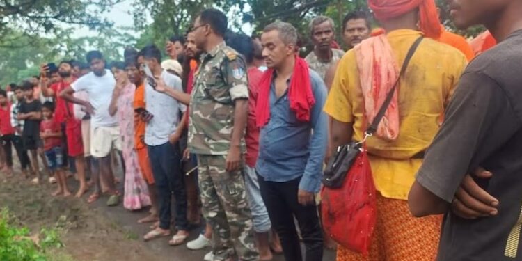 বাছ-ট্ৰাকৰ মুখামুখি সংঘৰ্ষ, ১৮ জন নিহত হোৱাৰ লগতে ৩০ৰো অধিক আহত