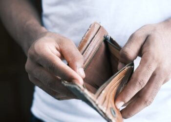 ‘আৰ্থিক ছুনামি’ৰ সন্মুখীন হ’ব বিশ্ববাসী! সঁচা হ’ব নেকি বাবা ভাংগাৰ ভৱিষ্যদ্বাণী?