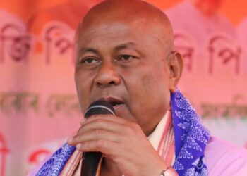 হেলিকপ্টাৰত তেল ভৰাবলৈ ক’ত টকা পালে হাগ্ৰামা মহিলাৰীয়ে? সকলো ক’লে সাংবাদিকৰ আগত…