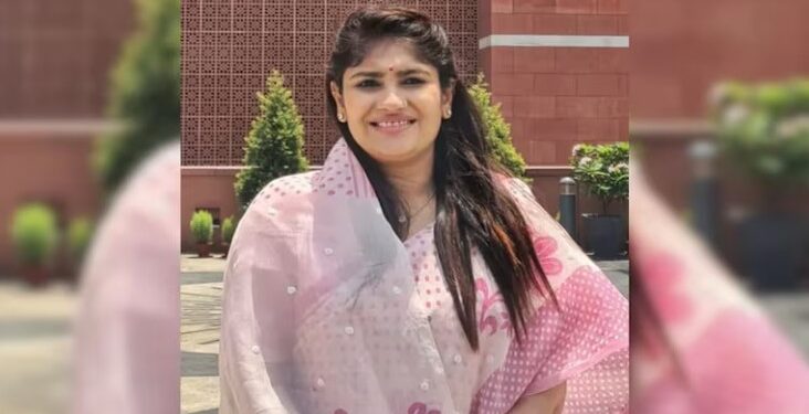 ভয়ংকৰ দুৰ্ঘটনাত পতিত বিজেপিৰ বিধায়িকা; সংকটজনক অৱস্থাত হাস্পতালৰ ICUত ভৰ্তি