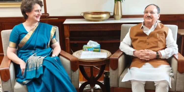 বিৰোধিতাৰ নামত গালি-শপনি… কিন্তু এমোকোৰা হাঁহিৰে বিজেপিৰ অধ্যক্ষক সাক্ষাৎ প্ৰিয়ংকা গান্ধীৰ