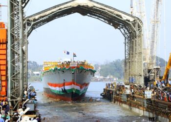 শক্তি বৃদ্ধি হ’ল ভাৰতৰ; নৌসেনাত একেদিনাই যোগ দিলে দুখন যুদ্ধ জাহাজ