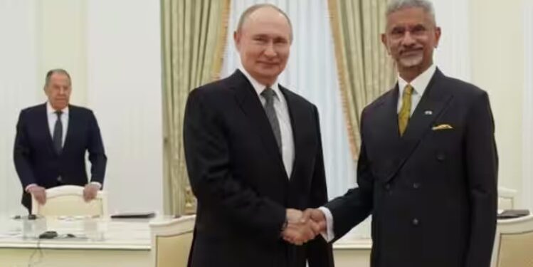 ট্ৰাম্পৰ শুল্কবাণৰ মাজতে ৰাছিয়াৰ ৰাষ্ট্ৰপতিক সাক্ষাৎ এছ জয়শংকৰৰ