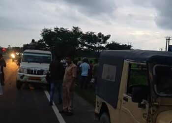 চিলাপথাৰত ভয়ংকৰ পথ দুৰ্ঘটনাত দুজনৰ থিতাতে মৃত্যু, এজন গুৰুতৰভাৱে আহত