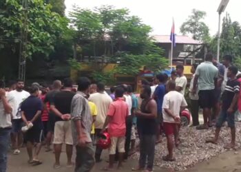 উদীয়মান ব্যৱসায়ীক শেষ কৰিবলৈ পত্নী-কন্যাই দিলে চুপাৰী, সোণৰ গহনা আৰু কেইবা লাখ টকা দি হসোণৰ গহনা আৰু কেইবা লাখ টকা দি হ*ত্যা…