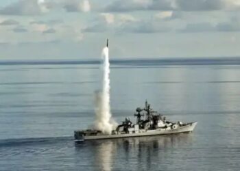 অপাৰেচন সেন্দুৰৰ পিছত প্ৰথমবাৰৰ বাবে ভাৰত-পাকিস্তানৰ নৌসেনাৰ মুখামুখি, সমগ্ৰ বিশ্বই চকু ৰাখিব এই ড্ৰিলৰ ওপৰত