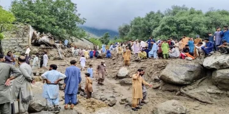 পাকিস্তানত ডাৱৰ বিস্ফোৰণ, বানপানীৰ বিধ্বংসী ৰূপ ধাৰণ, ২৪ ঘন্টাত ১১৭ জনৰ প্ৰাণহানি