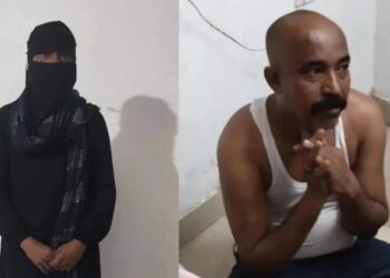 বোৰ্খা পিন্ধি হাণ্ডী ভঙা প্ৰতিযোগিতা চাবলৈ আছিল প্ৰমোদে; সত্য প্ৰকাশ পোৱাত লাগিল হৈ-চৈ…