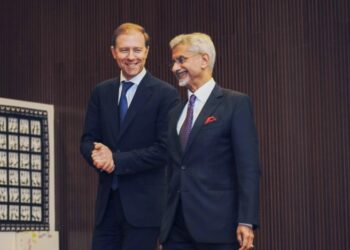 ট্ৰাম্পৰ শুল্ক ভাবুকিৰ মাজতে ভাৰত আৰু ৰাছিয়াৰ ডাঙৰ চুক্তি! তেল আৰু শক্তি সম্পদৰ যোগানৰ ওপৰত ডাঙৰ খেল…