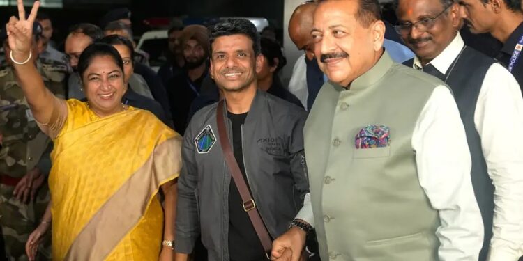 আমেৰিকাৰ পৰা নিজ জনমভূমিলৈ উভতিল মহাকাশচাৰী শুভাংশু শুক্লা