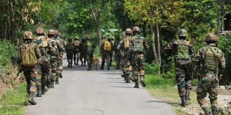 আছাম ৰাইফলছৰ বাহনত ভয়ংকৰ এম্বুশ্ব; এজন জোৱানৰ মৃত্যু, কেইবাজনো আহত