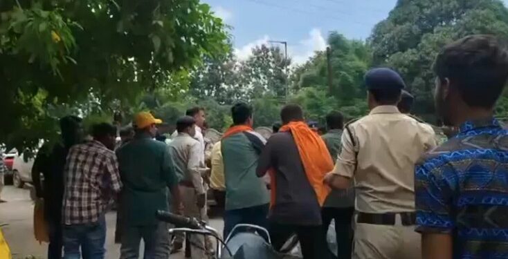 ‘ধৰ্ম পৰিৱৰ্তন’ক লৈ হিংসা; ১৩জন আহত, ২০ জনৰো অধিক লোকৰ বিৰুদ্ধে FIR