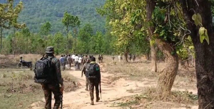 মাওবাদীৰে ভয়ংকৰ সংঘৰ্ষ নিৰাপত্তাৰক্ষীৰ; এই পৰ্যন্ত ৬ জন মাওবাদীৰ মৃত্যু