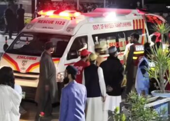 পাকিস্তানী সেনাৰ আক্ৰমণত ডেৰ বছৰীয়া শিশুসহ ৩০ জন লোকৰ মৃত্যু