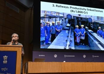 উৎসৱৰ বতৰৰ পূৰ্বে এইসকল কৰ্মচাৰীৰ বাবে ডাঙৰ ঘোষণা কেন্দ্ৰীয় চৰকাৰৰ