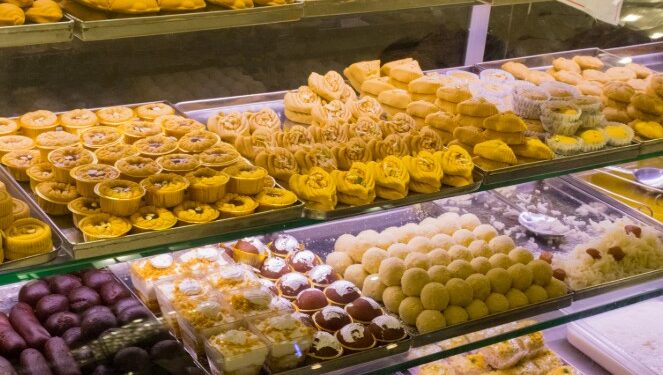 যদি চেনি খোৱাটো অস্বাস্থ্যকৰ, তেন্তে মিঠাই খোৱাটো স্বাস্থ্যৰ পক্ষে কেনেকৈ উপকাৰী? GST কাউন্সিলৰ এই সিদ্ধান্তত আচৰিত…