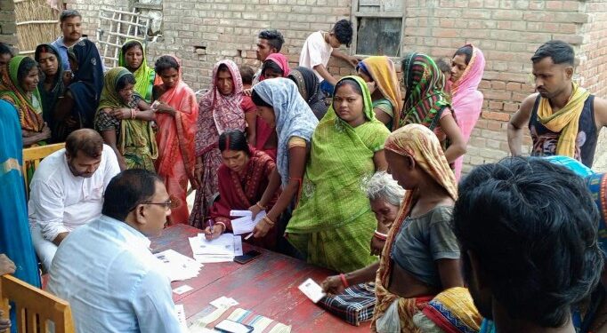 ষড়যন্ত্ৰ! হিন্দুৰ ঘৰত মুছলমান ভোটাৰৰ নাম দেখি ক্ষুব্ধ গাঁওবাসী, নিৰ্বাচন বৰ্জনৰ ভাবুকি…