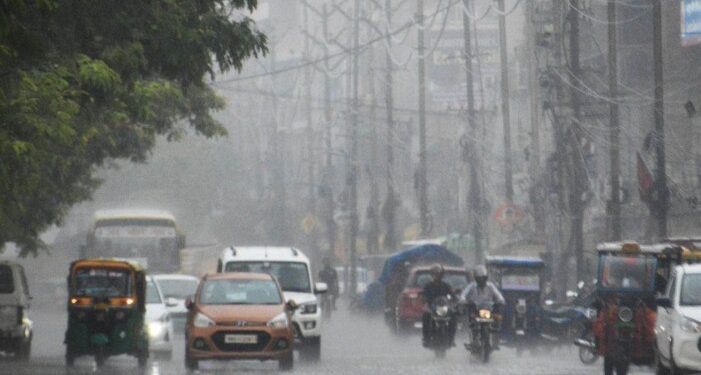 দুৰ্গা পূজাৰ পূৰ্বে ৬ খনকৈ জিলাত তীব্ৰ বৰষুণ, বহুকেইখন জিলাত Yellow এলাৰ্ট জাৰি…