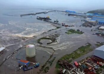 ৰাছিয়াত বৃহৎ ভূমিকম্পৰ বিধ্বংসী ৰূপ;  চুনামীৰ সতৰ্কবাণী জাৰি, জানক ক্ষতিৰ পৰিসৰ
