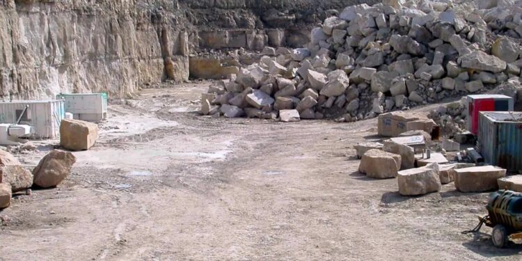 শিল কুঁৱৰীত ভয়ংকৰ বিস্ফোৰণ; ৬ জন শ্ৰমিকৰ মৃত্যু, কেইবাজনো আহত