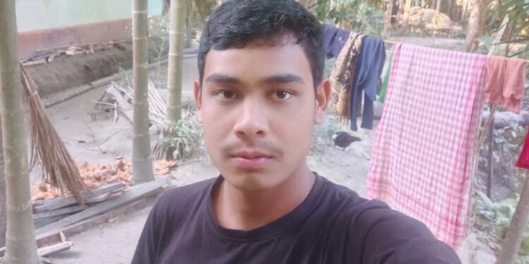 শোকত ম্ৰিয়মান জুবিনৰ ১৯ বছৰীয়া অনুৰাগী আকাশ ডেকাৰ আত্মহত্যা