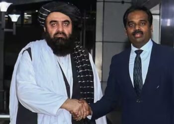 ভাৰতত আফগানিস্তানৰ বৈদেশিক মন্ত্ৰী আমিৰ খান মুত্তাকী; কিন্তু পতাকাক লৈ বিমোৰত ভাৰত