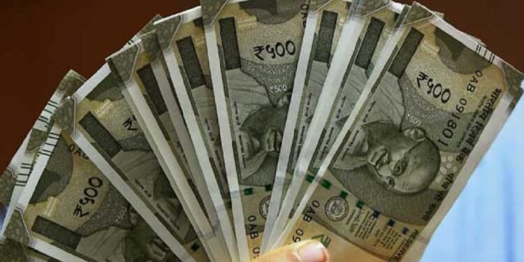 দেৱালীৰ পূৰ্বে বানচ ঘোষণা; এইসকল কৰ্মচাৰীয়ে লাভ কৰিব ৩৪,৫০০ টকা