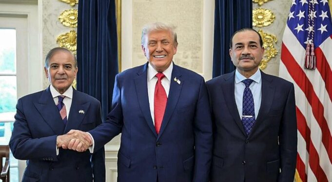 ট্ৰাম্পৰ ‘গাজা পৰিকল্পনা’ত পাকিস্তানৰ ইউ টাৰ্ণ! শ্বাহবাজ-মুনীৰে কৰিব নেকি বিশ্বাসঘাতকতা?