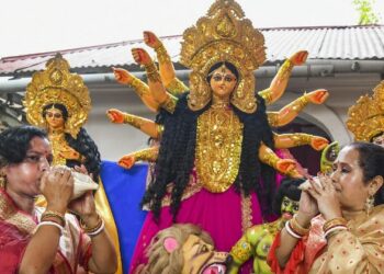 আতংকৰ মাজতে বাংলাদেশত দুৰ্গা পূজা উদযাপন, উদ্বেগ প্ৰকাশ শ্বেখ হাছিনাৰ পুত্ৰৰ