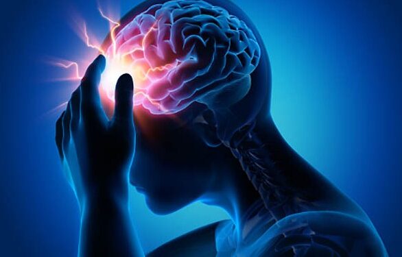 মাইগ্ৰেইন কিয় হয়, ইয়াৰ প্ৰাৰম্ভিক লক্ষণসমূহ কি কি?